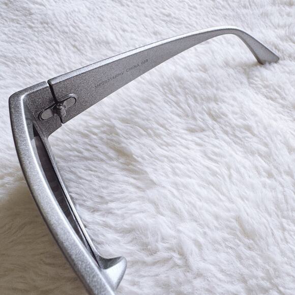 Faye Mirrored Silver Cat-Eye Sunglasses - Picture 7 of 14